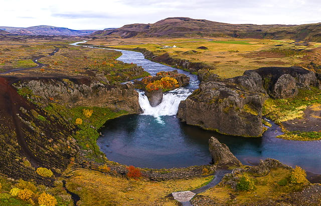 hjalparfoss-waterfall-iceland-game-of-thrones