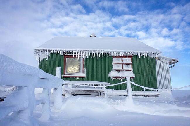 Cabin-in-Hveravellir-Iceland-with-icicles.jpg