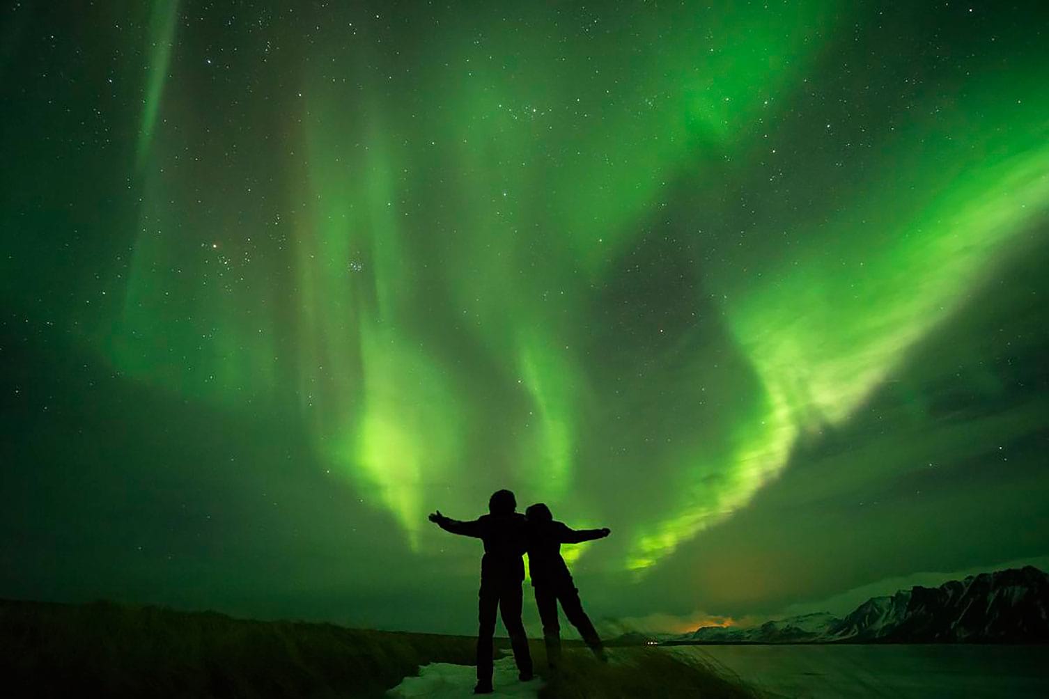 Gray Line Iceland What To Do In Iceland In September   Couple Watching Northern Lights Iceland 20190829140520 