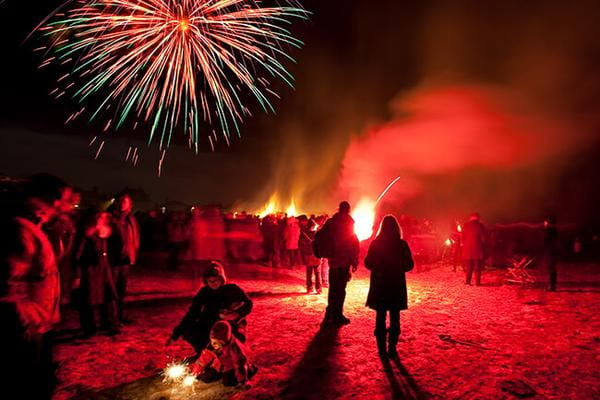 Fireworks-bonfire-Reykjavik.jpg