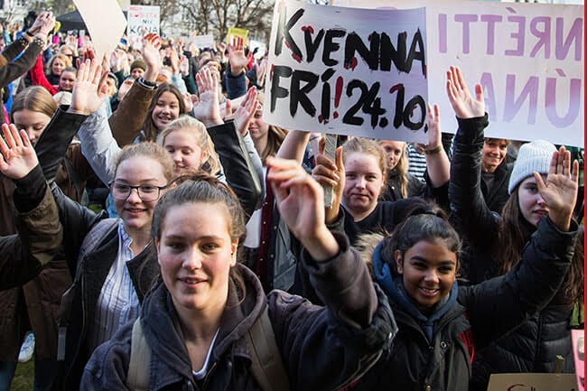 Women-demonstrating-kvennafridagurinn-Reykjavik-2016.jpg